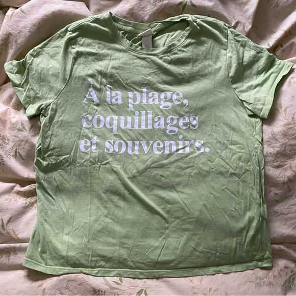 Beachy T-Shirt - Picture 1 of 3